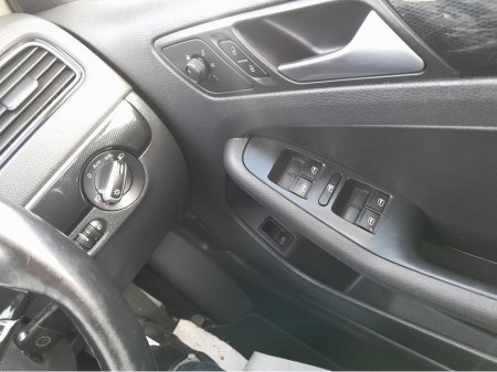 2015 Volkswagen Jetta - thumbnail 30