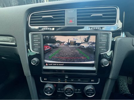 2017 Volkswagen Golf DBA-6RCJZ €16,500 thumbnail