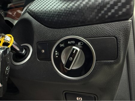 2014 Mercedes-Benz A Class ( 142 REG  A180 AMG INTERIOR HALF LEATHER SEATS / HI SPEC / SYSTEM LOW ROAD TAX BAND / SIMI DEALER €14,450 thumbnail