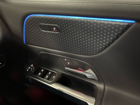 2026 Mercedes-Benz GLB 200d Progressive - 18 Inch Alloys - Reversing Camera - Ambient Lighting - Sat Nav - Climate Control - Heated Seats - Keyless Start - Apple CarPlay/Android Auto €73,298 thumbnail