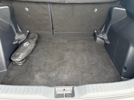 2023 Toyota Yaris Cross 1.5 Hybrid LUNA 4DR AUTO €21,950 thumbnail