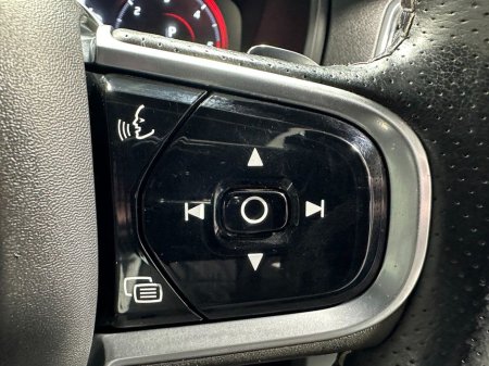 2019 Volvo XC90 R-Design PP AWD 2.0 D5 €43,400 thumbnail