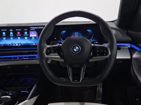 2025 BMW i5 - thumbnail 5