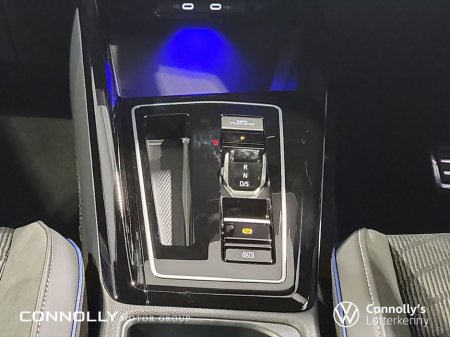 2026 Volkswagen Golf R-Line thumbnail