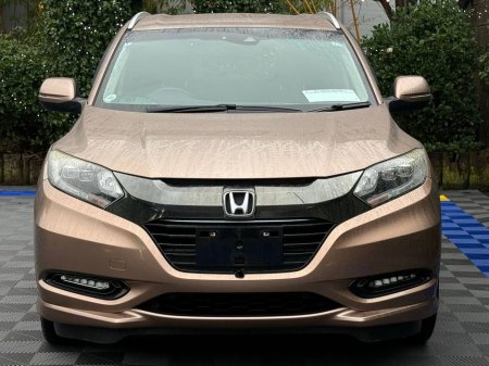 2017 Honda Vezel 1.5 HYBRID -HALF LEATHER HEATED SEATS // REVERSE CAMERA/ €17,950 thumbnail