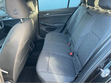 2023 Volkswagen Golf SALE AGREED..232 2.0 TDI 115HP 5DR AS NEW R LINE WHEELS!! thumbnail