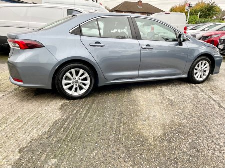 2024 Toyota Corolla LUNA SALOON 4DR AUTO 1.8 PETROL/ELECTRIC SELF CHARGING HYBRID €27,950 thumbnail