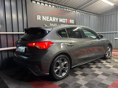 2021 Ford Focus - thumbnail 5