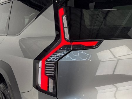 2023 Kia EV9 GT LINE 7 SEATER AWD**PANORAMIC ROOF**HEATED & COOLED LEATHER ELECTRIC SEATS**DRIVER MASSAGE SEAT**DIGITAL DASH**APPLE CAR PLAY MEDIA**REVERSE CAMERA**PARKING SENSORS**360 DEGREE CAMERAS**DRIVE MODES* €63,495 thumbnail