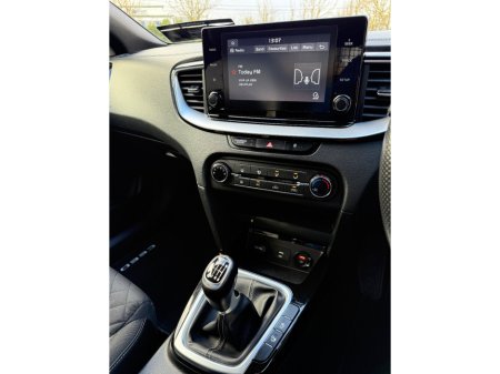 2021 Kia Ceed  €9,700 thumbnail