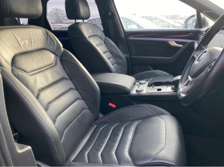 2020 Volkswagen Touareg 3.0 TDI V6  R LINE BLACK EDITION 2 SEAT COMMERCIAL ( 201 REG ) thumbnail