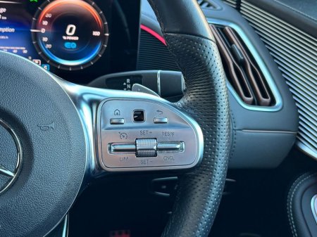 2023 Mercedes-Benz EQC EQC 400 4MATIC AMG LINE PREMIUM €44,990 thumbnail