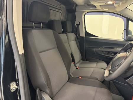 2022 Peugeot Partner  €18,500 thumbnail