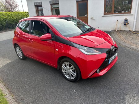 2017 Toyota Aygo - thumbnail 3