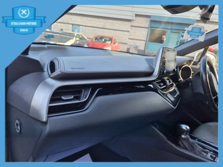 2022 Toyota C-HR / 2022 / 1.8 HYBRID / AUTOMATIC €19,999 thumbnail