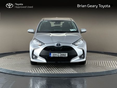 2023 Toyota Yaris HYBRID LUNA €23,950 thumbnail