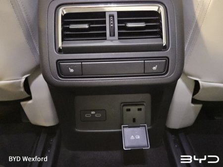 2023 Mazda CX-60 2.5P PHEV TAKUMI CON-P DRI-P AT €41,975 thumbnail