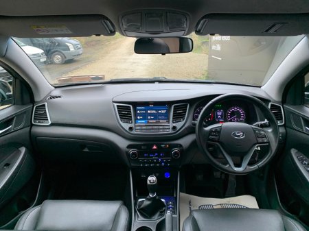 2017 Hyundai Tucson 1.7 CRDI EXECUTIVE 5DR // GREAT CONDITION // LEATHER, HEATED SEATS AND SAT NAV // €12,950 thumbnail