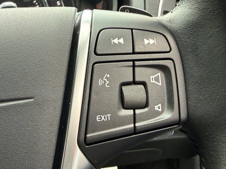 2018 Volvo V40 D2 (120hp) Momentum Edition Geartronic thumbnail