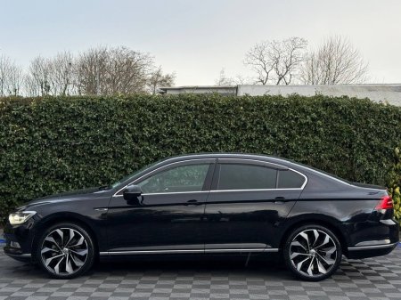 2018 Volkswagen Passat HIGHLINE R-LINE PACK 2.0 TDI // 360 PARKING CAMERAS // LEATHER HEATED & COOLED SEATS // BRAND NEW 19" R-LINE ALLOYS €22,950 thumbnail