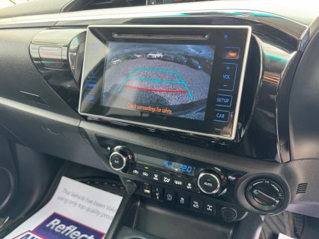 2019 Toyota Hilux - thumbnail 18