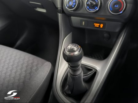 2024 Toyota Yaris (241) LUNA 1.5 PETROL IRISH CAR 1 OWNER €22,495 thumbnail