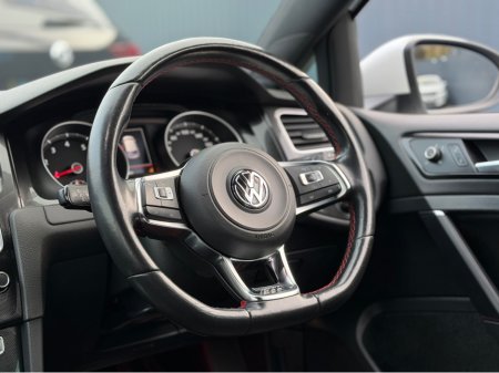 2017 Volkswagen Golf - thumbnail 11