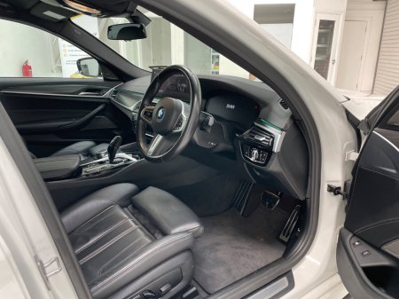 2021 BMW 5 Series - thumbnail 10