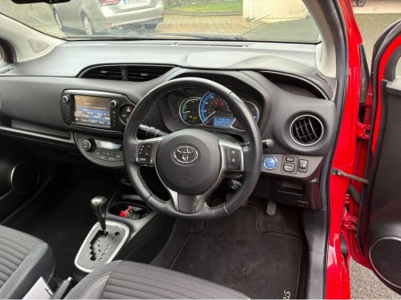2015 Toyota Yaris HYBRID EXCEL CVT €12,995 thumbnail