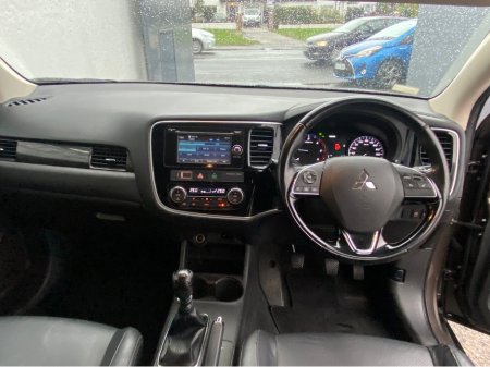2016 Mitsubishi Outlander 2.3 DSL  4WD 6 SPEED 7 SEATER  TINY  KMS  FULL  SERVICE HISTORY €15,950 thumbnail
