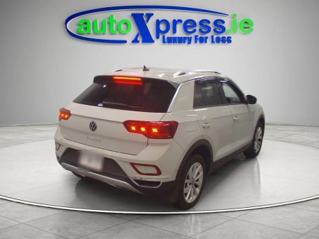 2023 Volkswagen T-Roc - thumbnail 3