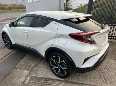 2019 Toyota C-HR 1.8 HYBRID AUTO LOW KM HIGH SPEC €18,950 thumbnail