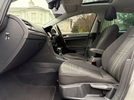 2016 Volkswagen Golf 1.2 TSI - IRISH CAR - SUNROOF €14,900 thumbnail