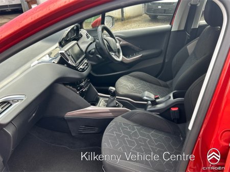 2016 Peugeot 2008 - thumbnail 8