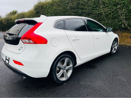 2015 Volvo V40 PRIVACY GLASS //  // REVERSE CAM €12,950 thumbnail