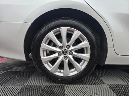 2020 Toyota Camry - thumbnail 10