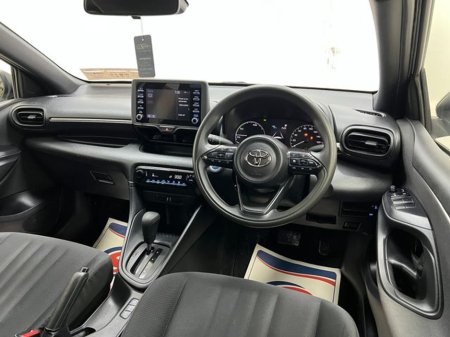 2021 Toyota Yaris - thumbnail 24