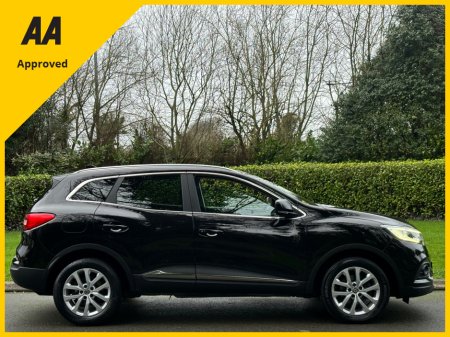2019 Renault Kadjar 1.5 DCI ICONIC *LOW KLMS*SAT NAV*REVERSE CAMERA*AA AAPROVED* €16,450 thumbnail