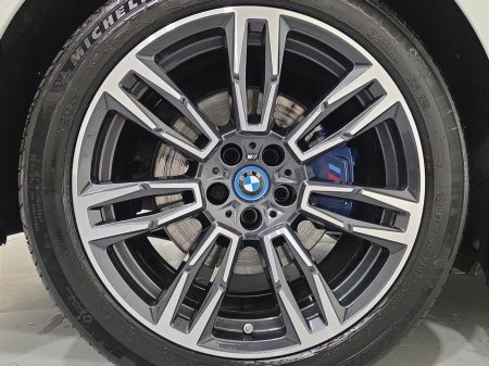 2024 BMW 5 Series - thumbnail 14