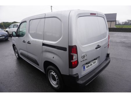 2023 Toyota Proace CITY 1.5 GX SWB 650KG 3 thumbnail