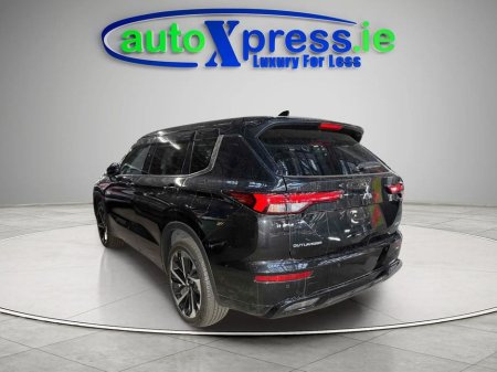 2023 Mitsubishi Outlander - thumbnail 5