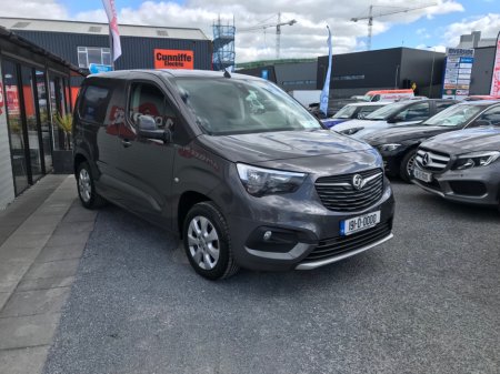 2019 Vauxhall Combo - view 4