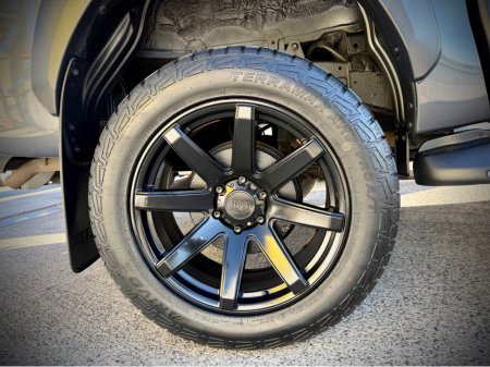 2024 Toyota Hilux - thumbnail 9