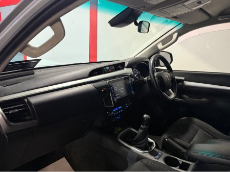 2021 Toyota Hilux INVINCIBLE D-4D 4WD DCB thumbnail