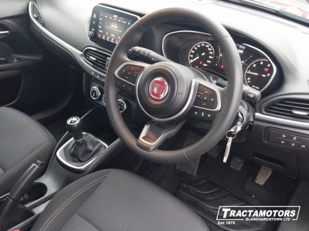 2023 Fiat Tipo - thumbnail 4