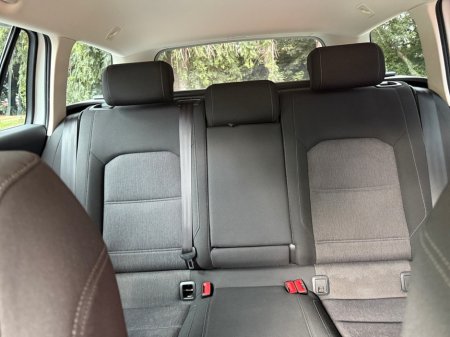 2016 Volkswagen Passat - thumbnail 22