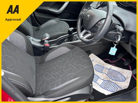 2018 Peugeot 2008 2018 PEUGEOT 2008 1.2 PURETEC VERY LOW KMS €10,450 thumbnail