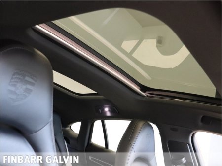 2023 Porsche Panamera - thumbnail 19