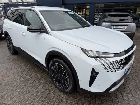 2025 Peugeot 5008 - €44,950