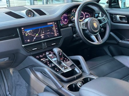 2022 Porsche Cayenne Coupe 3.0 V6 e-hybrid €73,995 thumbnail